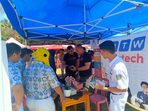 pameran7
